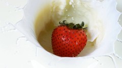 Macro cream strawberries