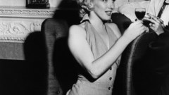 Marilyn Monroe grayscale