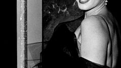 Marilyn Monroe grayscale