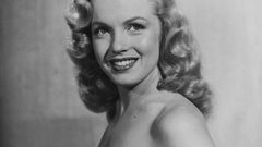 Marilyn Monroe grayscale