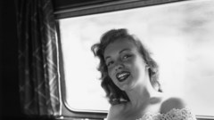 Marilyn Monroe grayscale