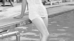 Marilyn Monroe grayscale