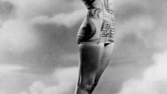 Marilyn Monroe grayscale diving