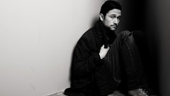 Men Actors sitting corner joseph gordon-levitt greyscale ripped 