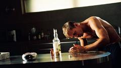 Men alcohol daniel craig