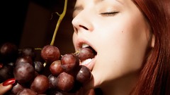 Met-Art magazine grapes open