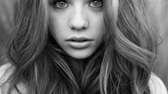 Michelle trachtenberg grayscale