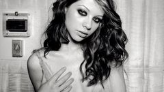 Michelle trachtenberg grayscale monochrome
