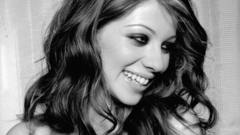 Michelle trachtenberg grayscale monochrome