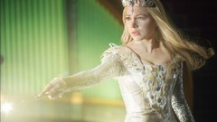 Michelle williams oz: the great and powerful movie stills Glinda