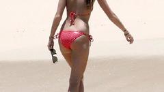 Miley cyrus singers back