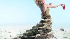 Milla Jovovich campari