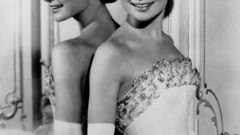 Mirrors Audrey Hepburn grayscale