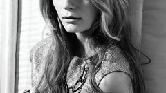 Mischa barton