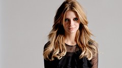 Mischa barton blondes woman