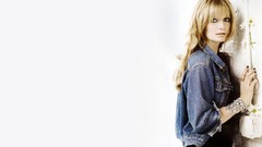 Mischa barton Simple Background