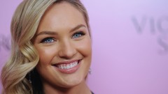 Models blondes faces woman