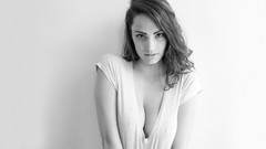 Models cleavage boobs