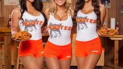 Models Hooters
