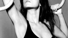 Models Olivia Wilde monochrome