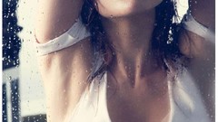 Models Olivia Wilde wet