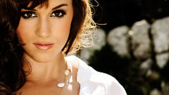 Models rosie jones necklaces