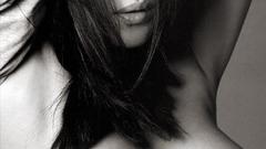 Monica Bellucci grayscale monochrome