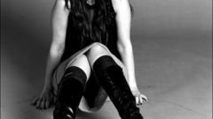 Monica Bellucci grayscale monochrome