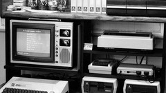 Monitor monochrome keyboards atari oldschool floppy disks