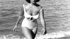 Monochrome Elizabeth Taylor