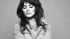 Monochrome penelope cruz