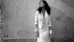 Monochrome sandals bracelets Pierre