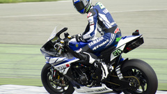 Motorbikes yamaha r1 racing