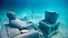 Museum TV underwater WTF