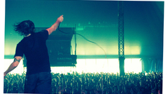 Music live rise against