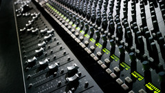 Music mixing table