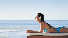 Music woman Beaches headsets