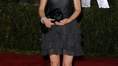 Natalie Portman black dress