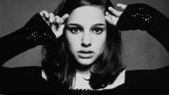 Natalie Portman grayscale monochrome
