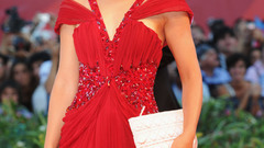 Natalie Portman red dress