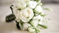 Nature bouquet white roses