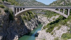 Nature Bridges architecture