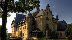 Nature Locks houses Castles