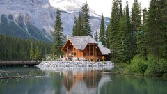 Nature restaurant House