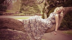 Nature woman blondes elisabeth