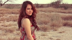 Nature woman brunettes portraits