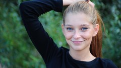 Nature woman faces smiling blue eyes brunettes freckles models 