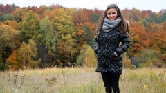 Nature woman scarfs brunettes Dana Harem