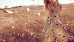 Nature woman vintage blondes