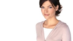 Nicole De Boer Simple